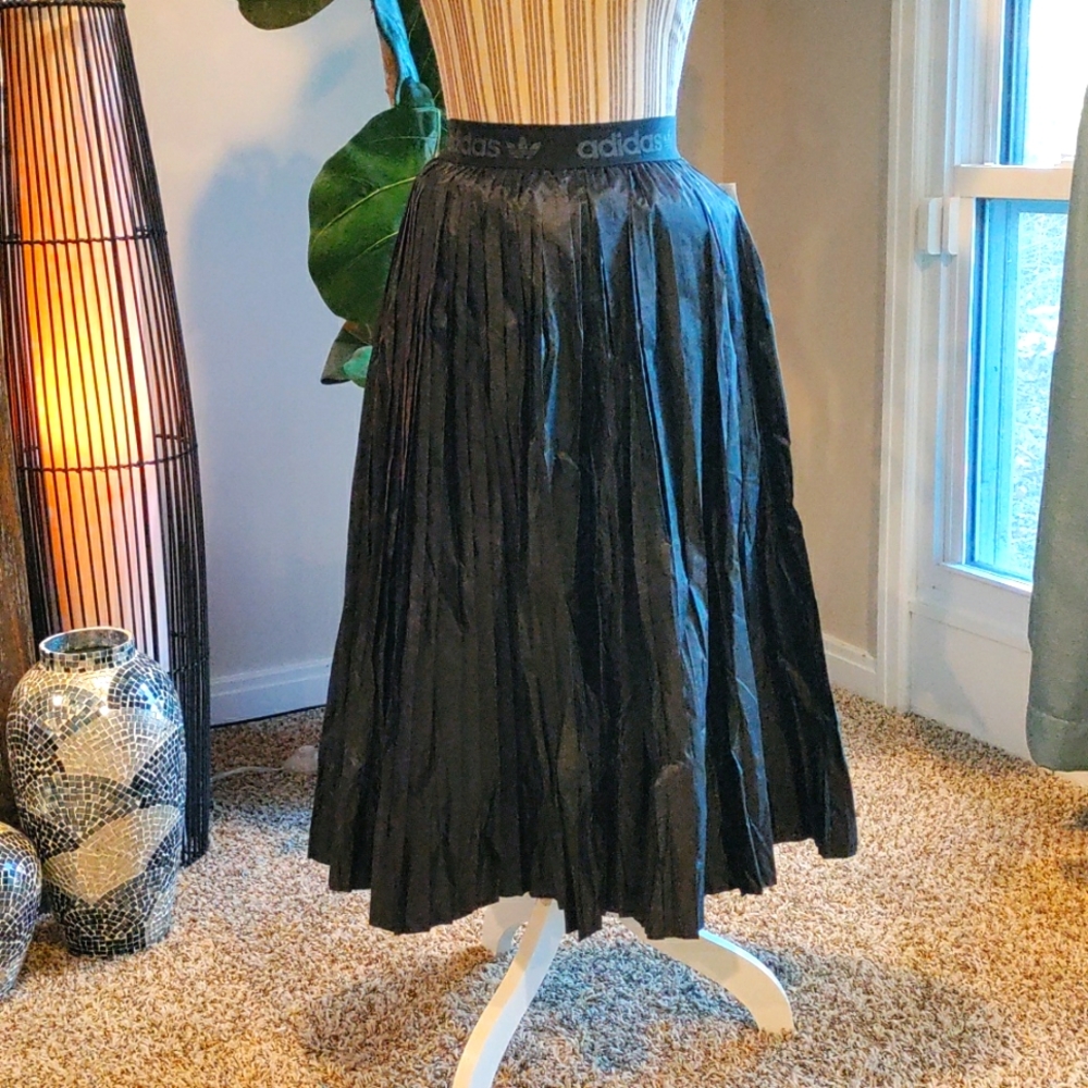 ✰ Adidas | Pleated Skirt.